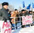 В Миассе на митинге за сохранение лыжной секции молодая девушка упала в обморок - Миасский рабочий